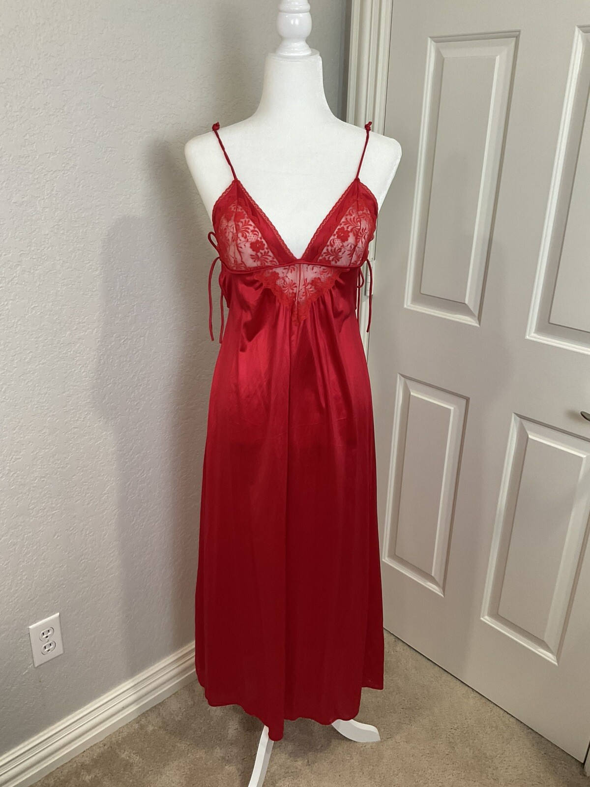 1970s TexSheen Red Lace Plunge Negligee Nightgown VTG Size P Valentines Day Sexy
