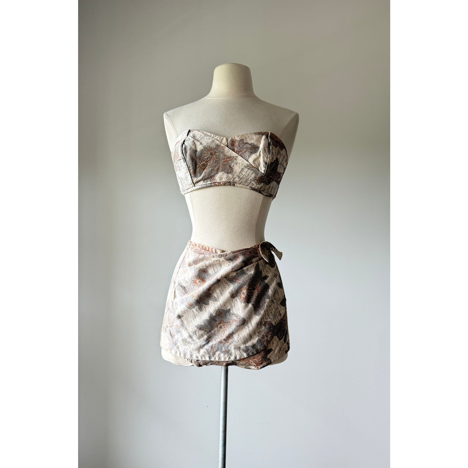 Vintage 1950s Roxanne Bombshell Bikini Swimsuit Gray XS/S