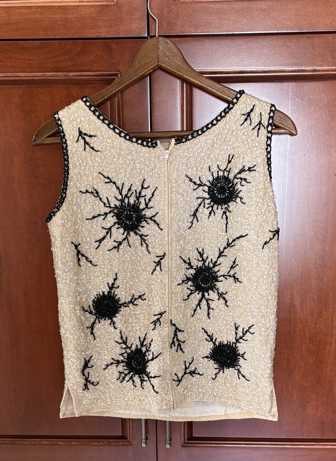 1950s Hand Beaded SequenceTop in Cream and Black. Made in Hong Kong | Large