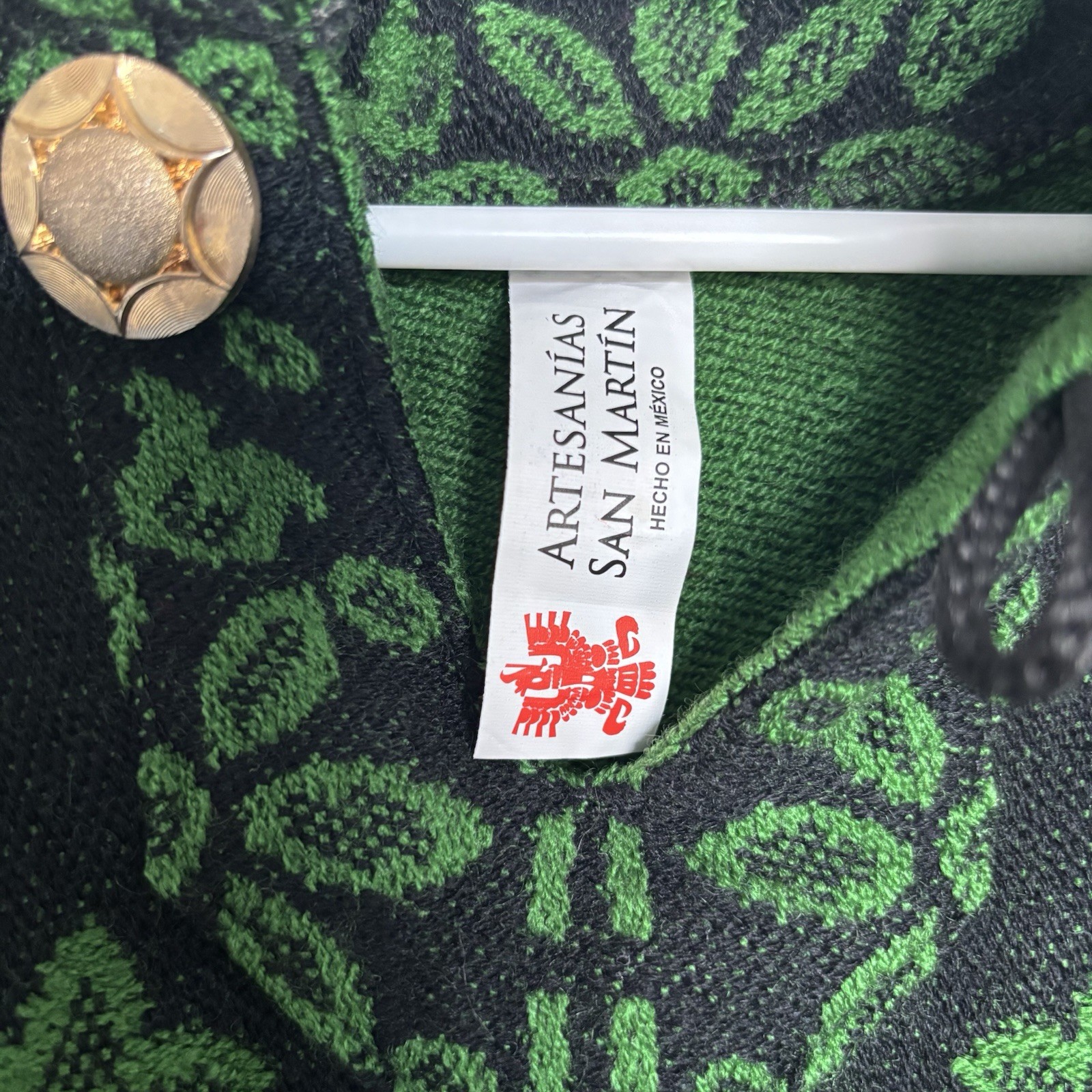 Artesanía San Marín Handmade Green/Black Peacock Print Poncho