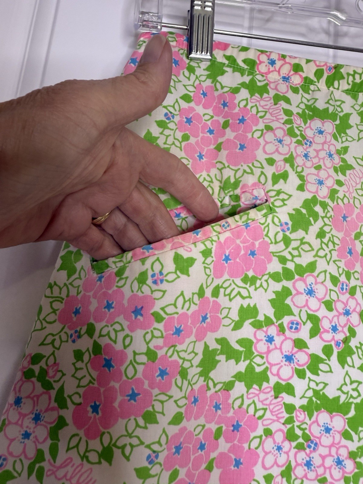 Vintage « The Lilly » Lilly Pulitzer White Skirt With Pink Flowers