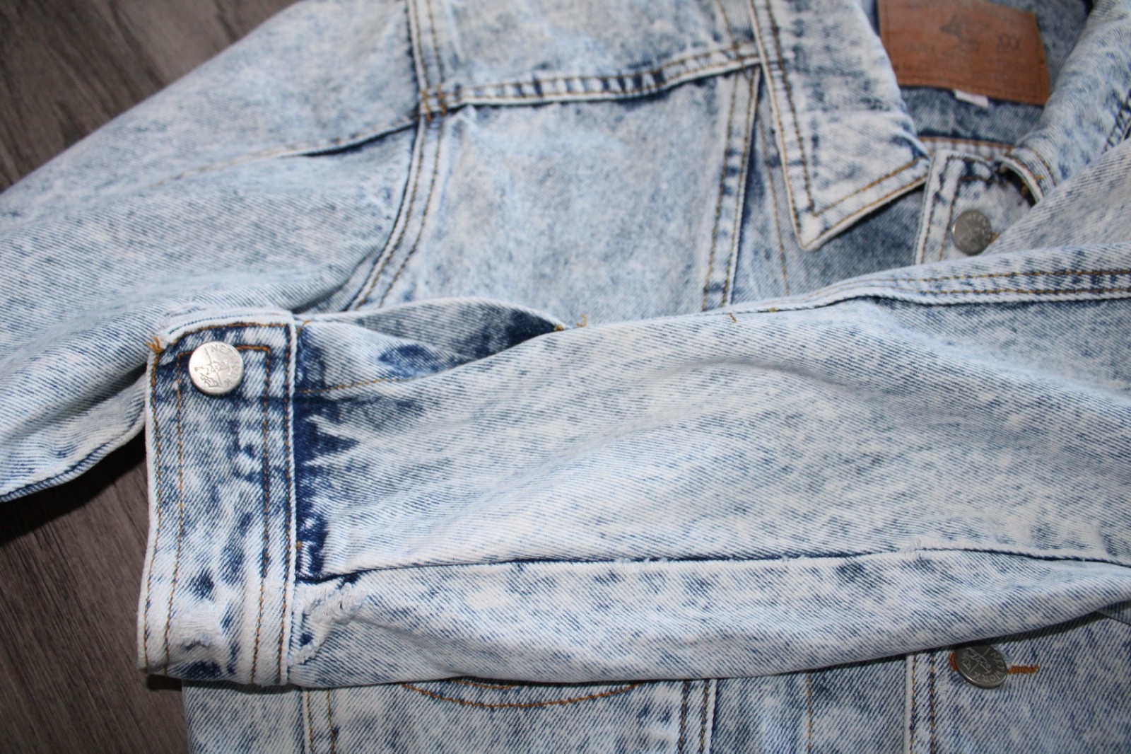 Vintage 1990s Network acid wash denim jean jacket, size medium