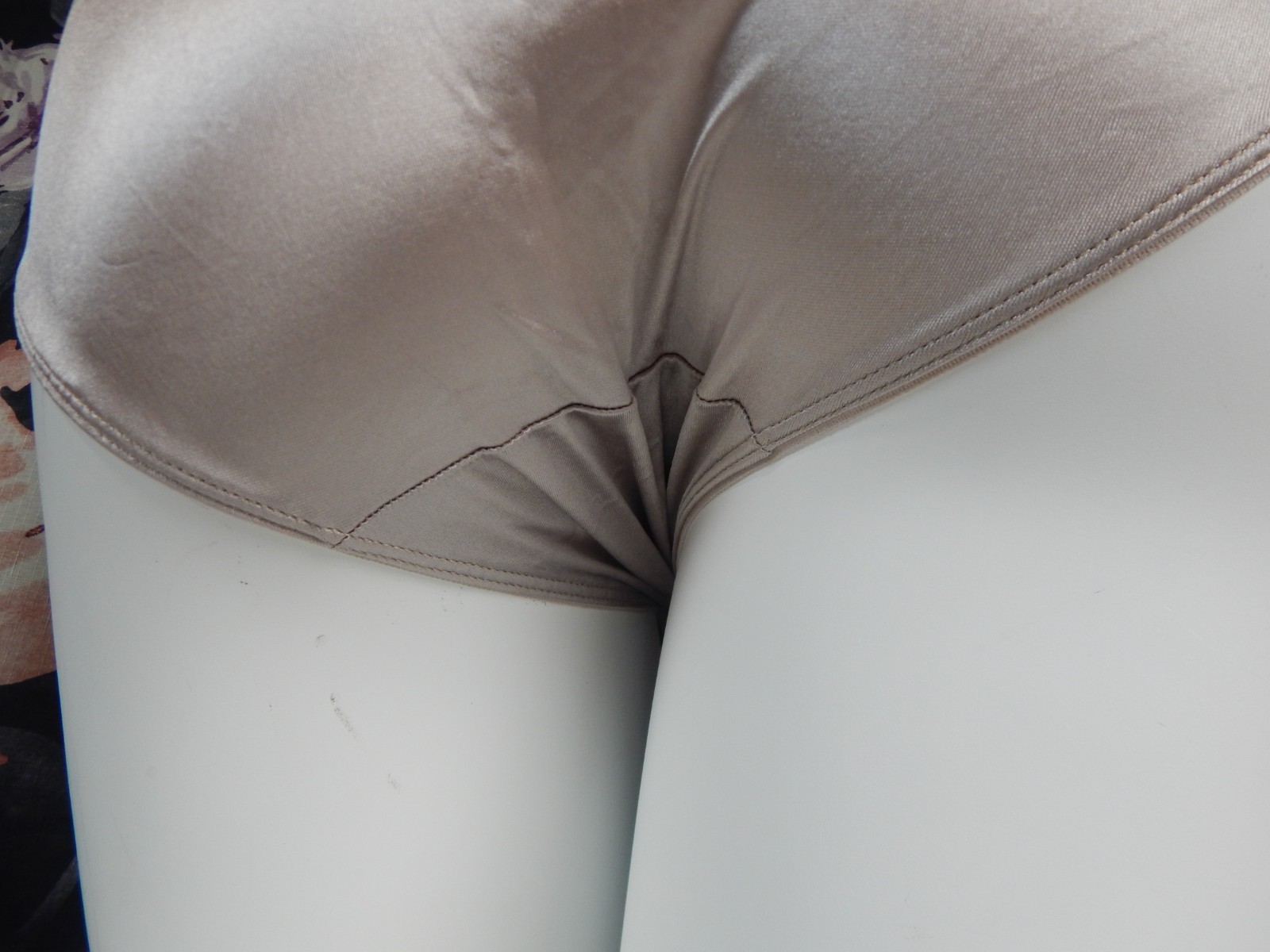 NOS Vintage Bali Studio Second Skin Lace Hi-Cut/Hi-Leg Satin Panties Taupe Sz 8
