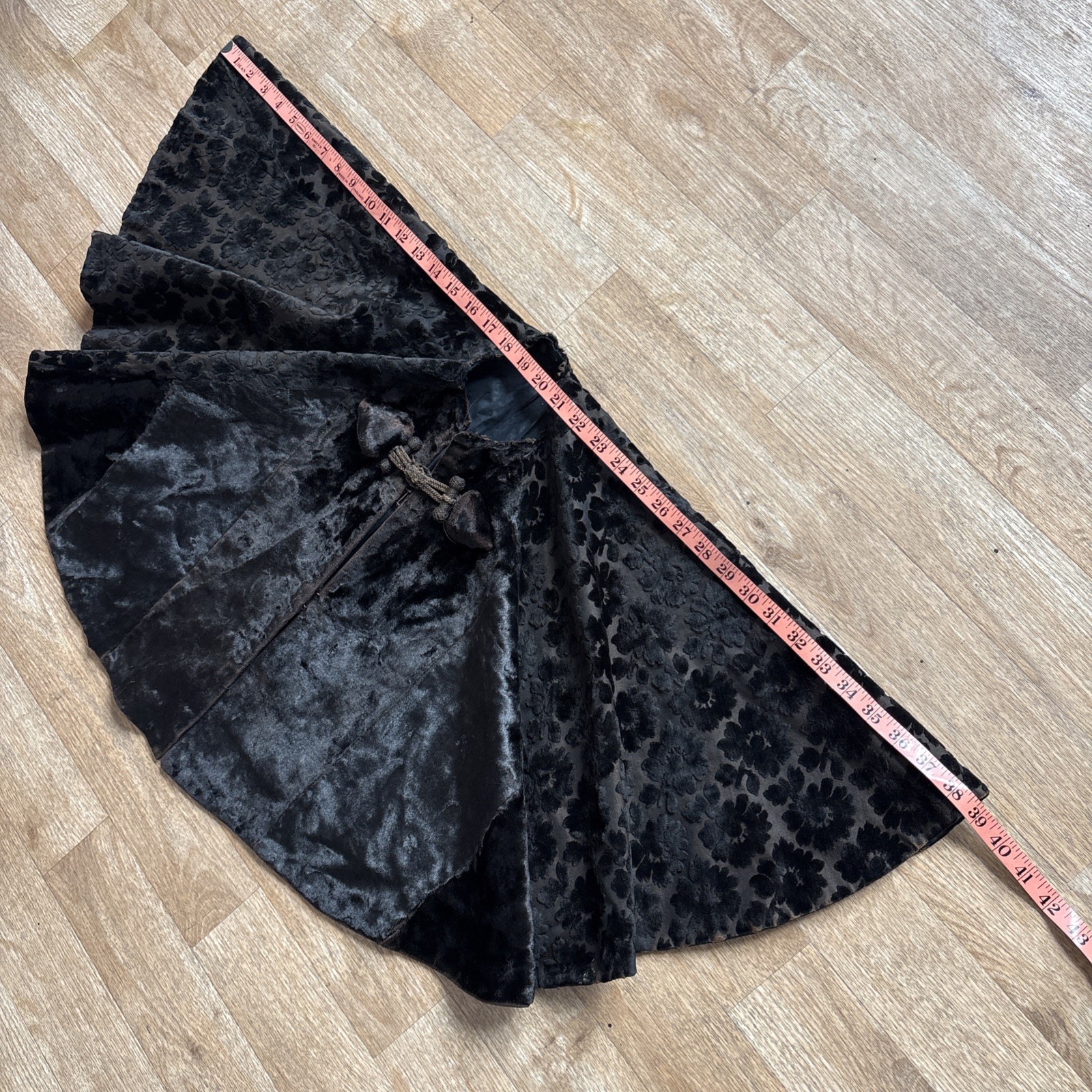 Edwardian Gothic Witchy Black Crushed Velvet Vintage Victorian Capelet Cape