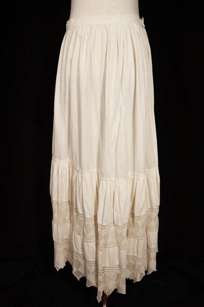 Rare Antique Edwardian French Cotton With Tiered Lace Petticoat 28&Prime; Waist
