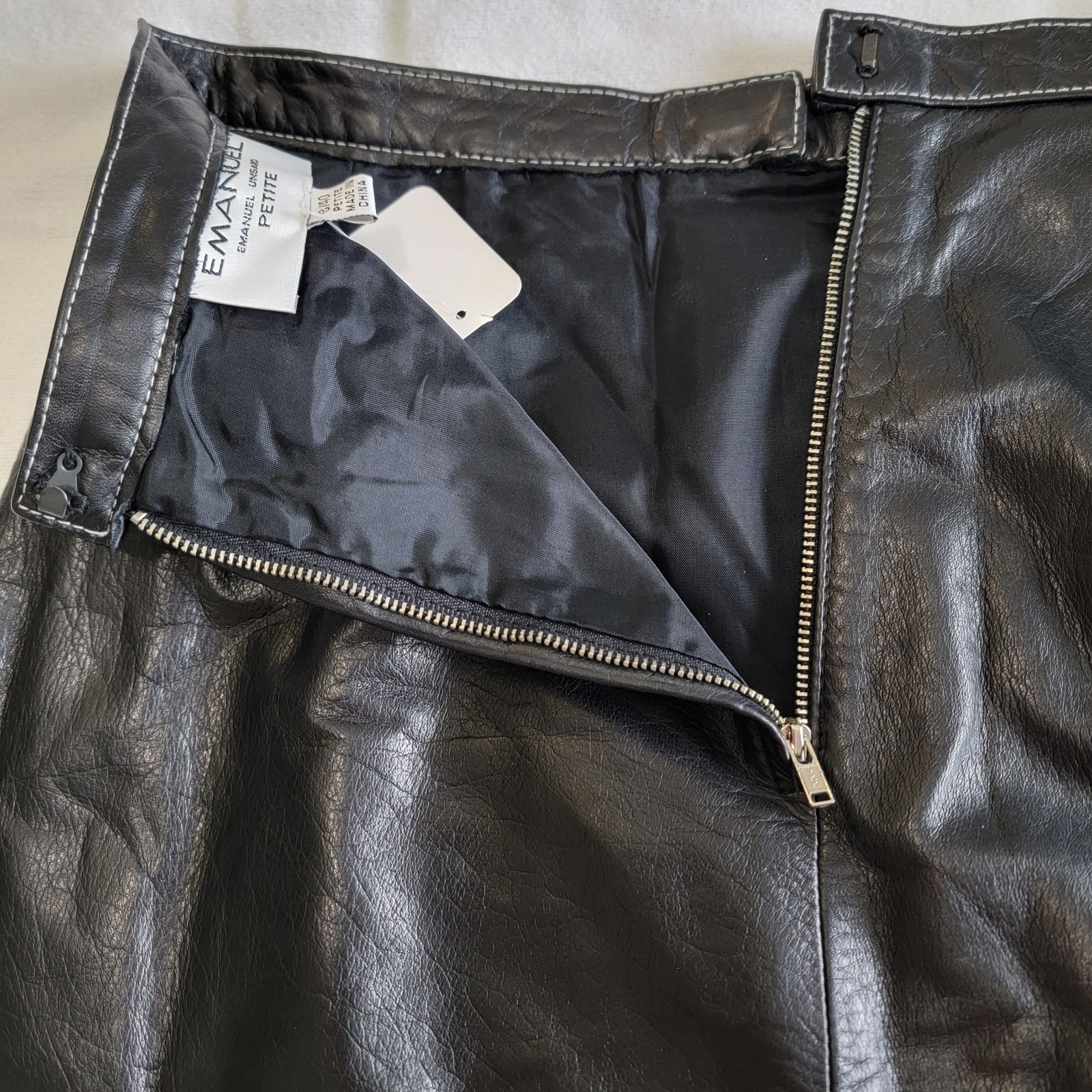 VTG Emanuel Ungaro Petit Mini Skirt Women Genuine Leather Black US 6 / Italy 40