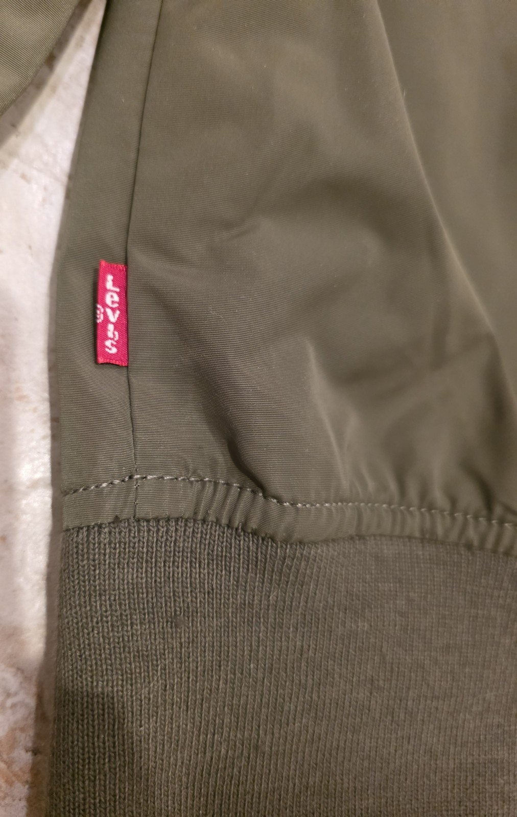 NWOT LEVI&rsquo;S Lightweight Bomber Utility Jacket Olive Green Size Small