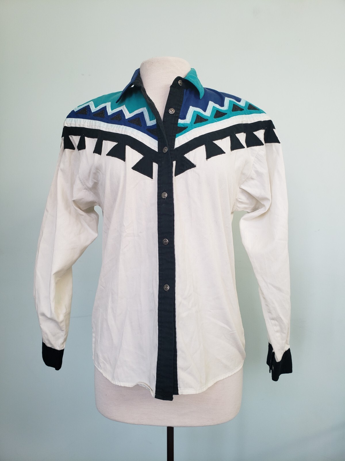 VTG 80&rsquo;s Wrangler Women&rsquo;s M Aztec Yoke Western Button Up 100% Cotton White Blue