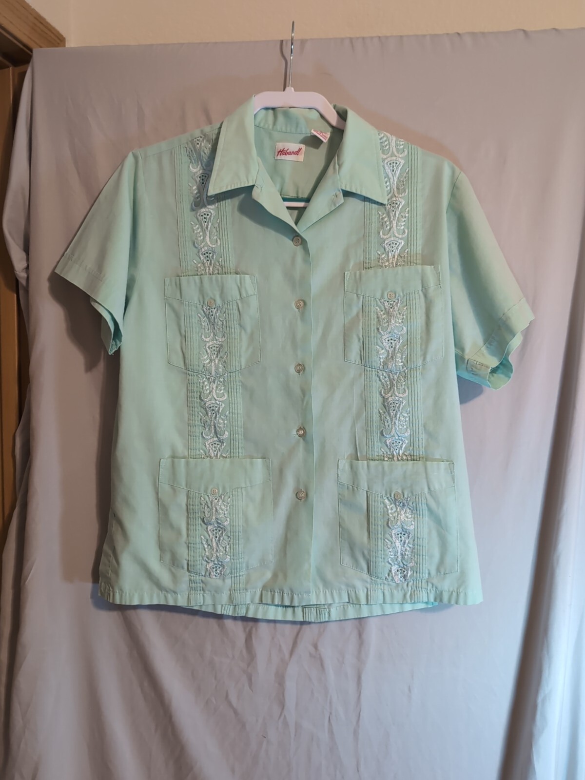 Vintage Women&rsquo;s M Haband Embroidered S/S Button Up Light Green Shirt