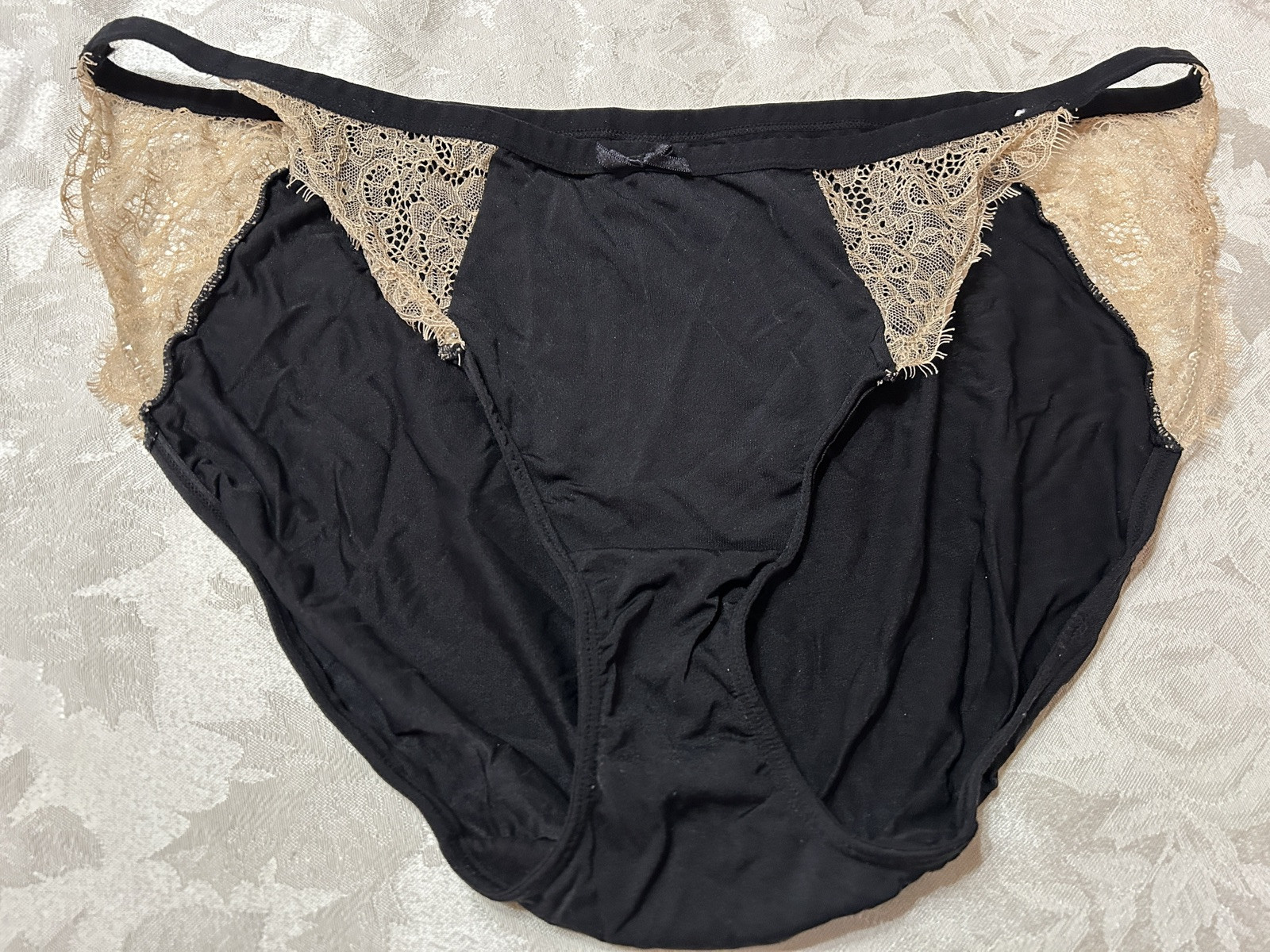 Vtg CACIQUE Lace 22/24 Black/Nude String Bikini Panties #326
