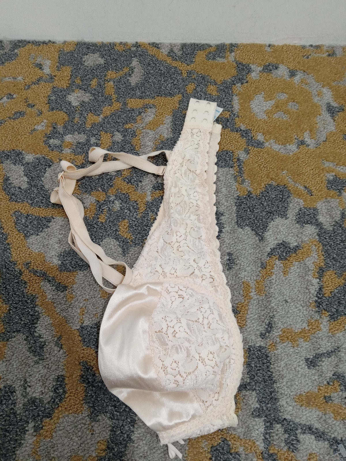 Vtg Maidenform 8322 Rendezvous Lined Bra Satin & Lace 38B Wired USA Convertible