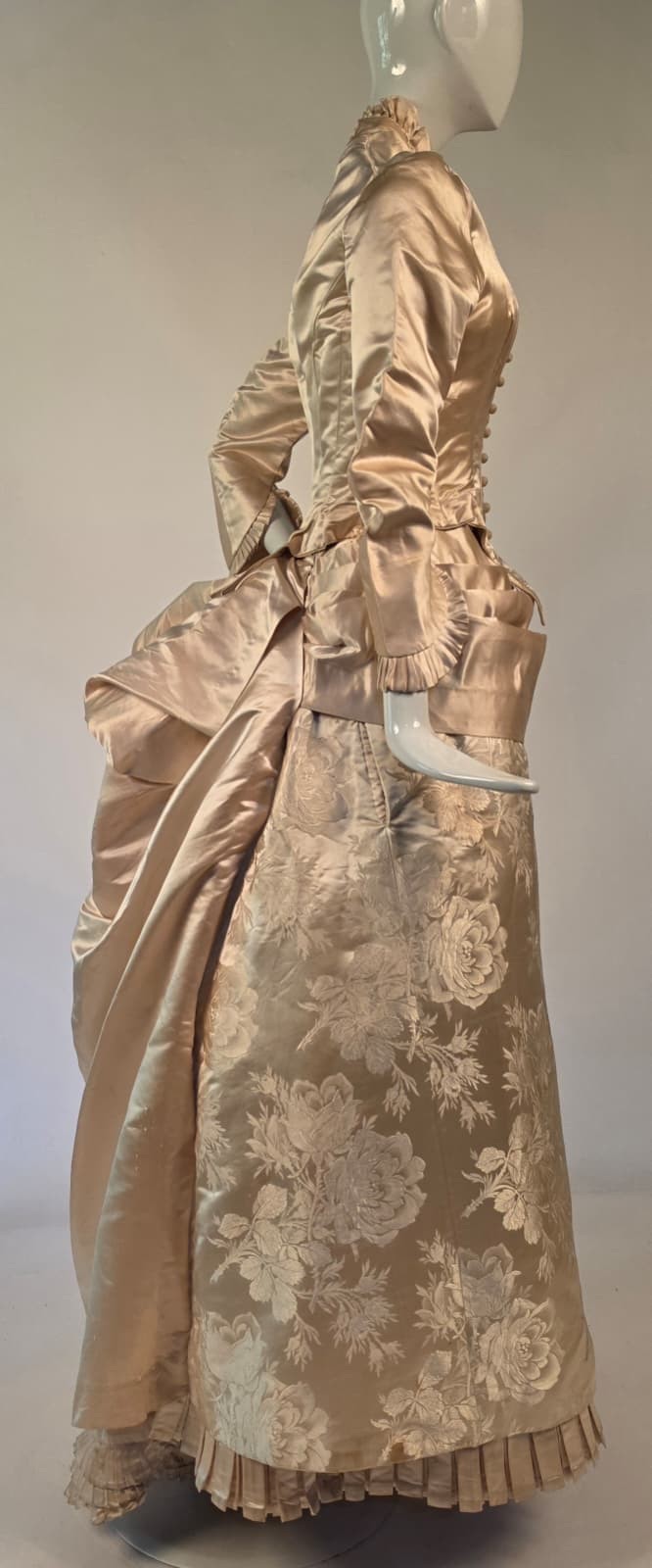 VICTORIAN 1880’S 2 PC ROSE PATTERN SILK BROCADE BUSTLE WEDDING DRESS W TRAIN