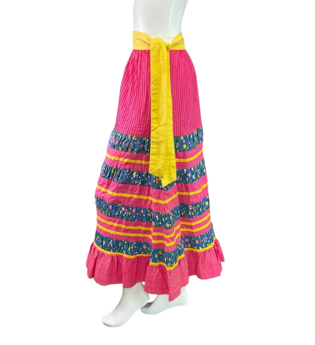 Georgia Charuhas Vintage 1970&rsquo;s Folkloric Mexican Skirt Pink & Blue Floral Sz 10