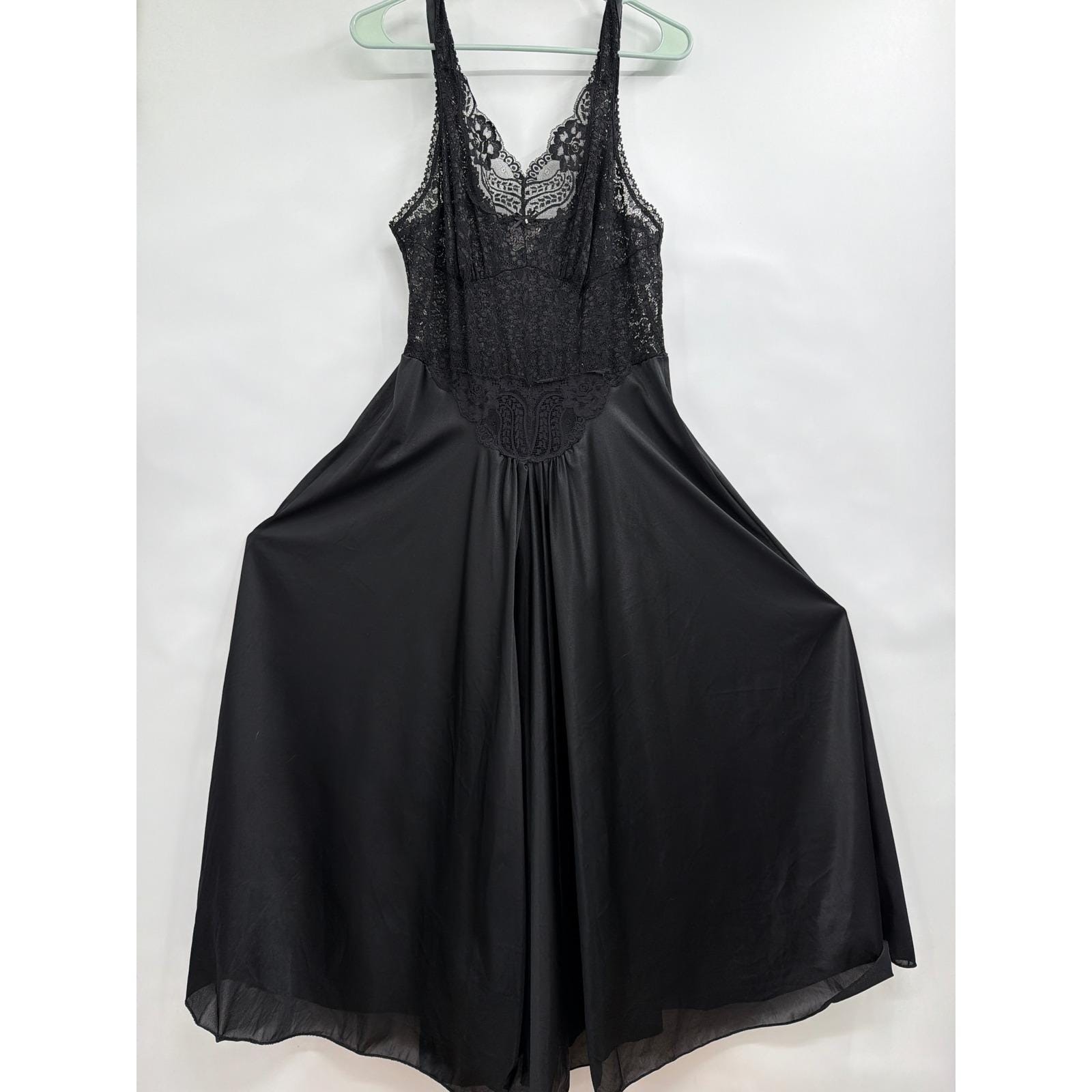 Intimate Attitudes Black Lace Maxi Nightgown Vintage 1X Whimsigoth Dark Fairy