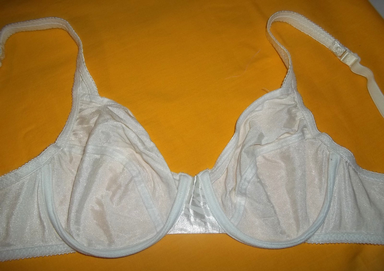 Vassarette 75-440 Shiny Second Skin Liquid Satin Animal Print UW Bra 34C 75440