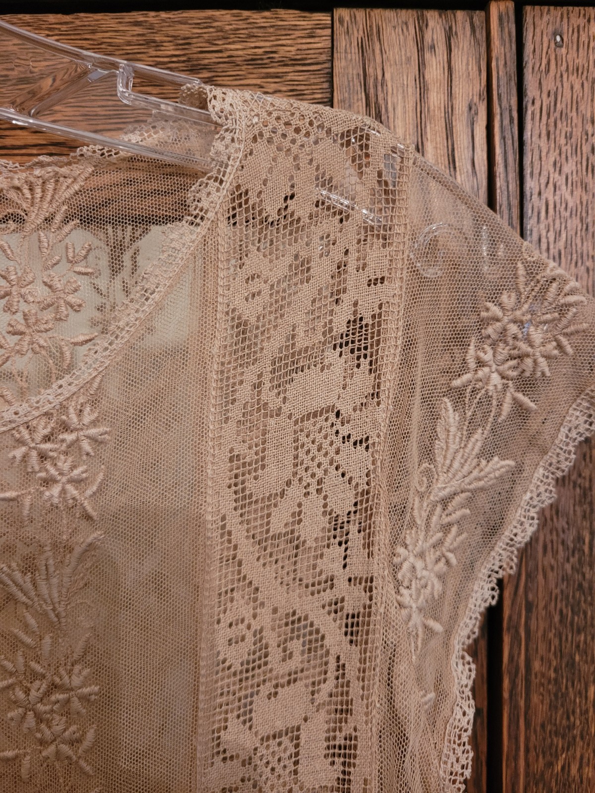 ANTIQUE 1920&rsquo;S BEIGE EMBROIDERED NET LACE DRESS 38 INCH BUST