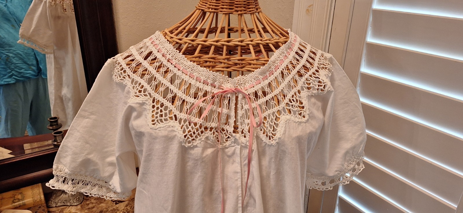 Antique Edwardian Victorian White Cotton & Crochet Lace Night Gown Very Nice