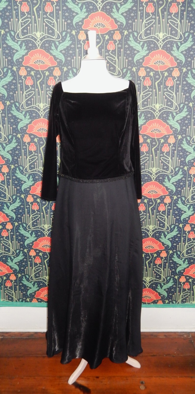 Vintage 90&rsquo;s Y2K Black Velvet Minimal Bead Trim Prom Off The Shoulder Dress