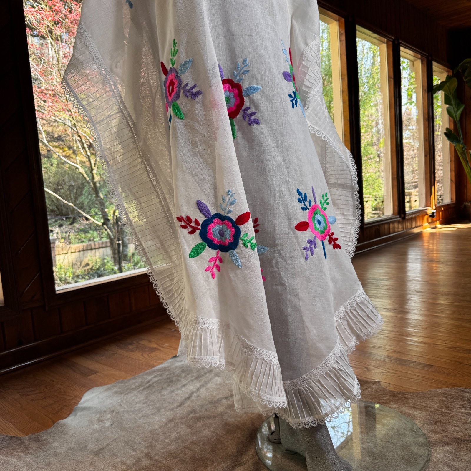 Vintage 1970s Kaftan Hand Embroidered Floral Motifs Folk Art Festival Poncho OS