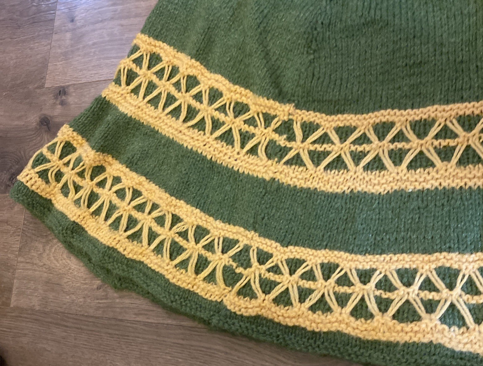 Wool Handmade Cape Poncho W/Drawstring Green Yellow 9” Opening 25.5”long Vintage