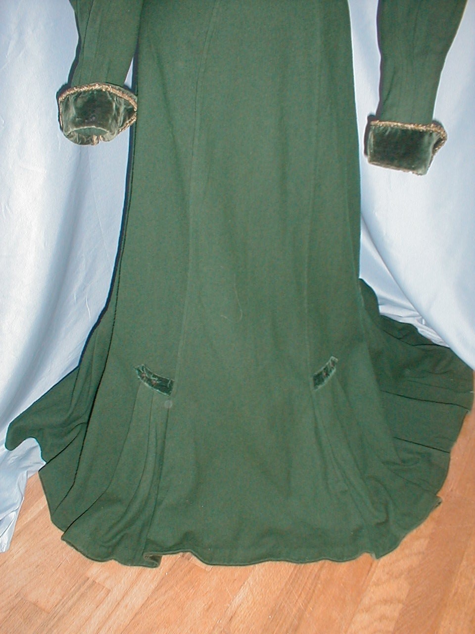 Striking Antique Dress Suit Victorian 1890&rsquo;s Forest Green Wool Velvet Trim
