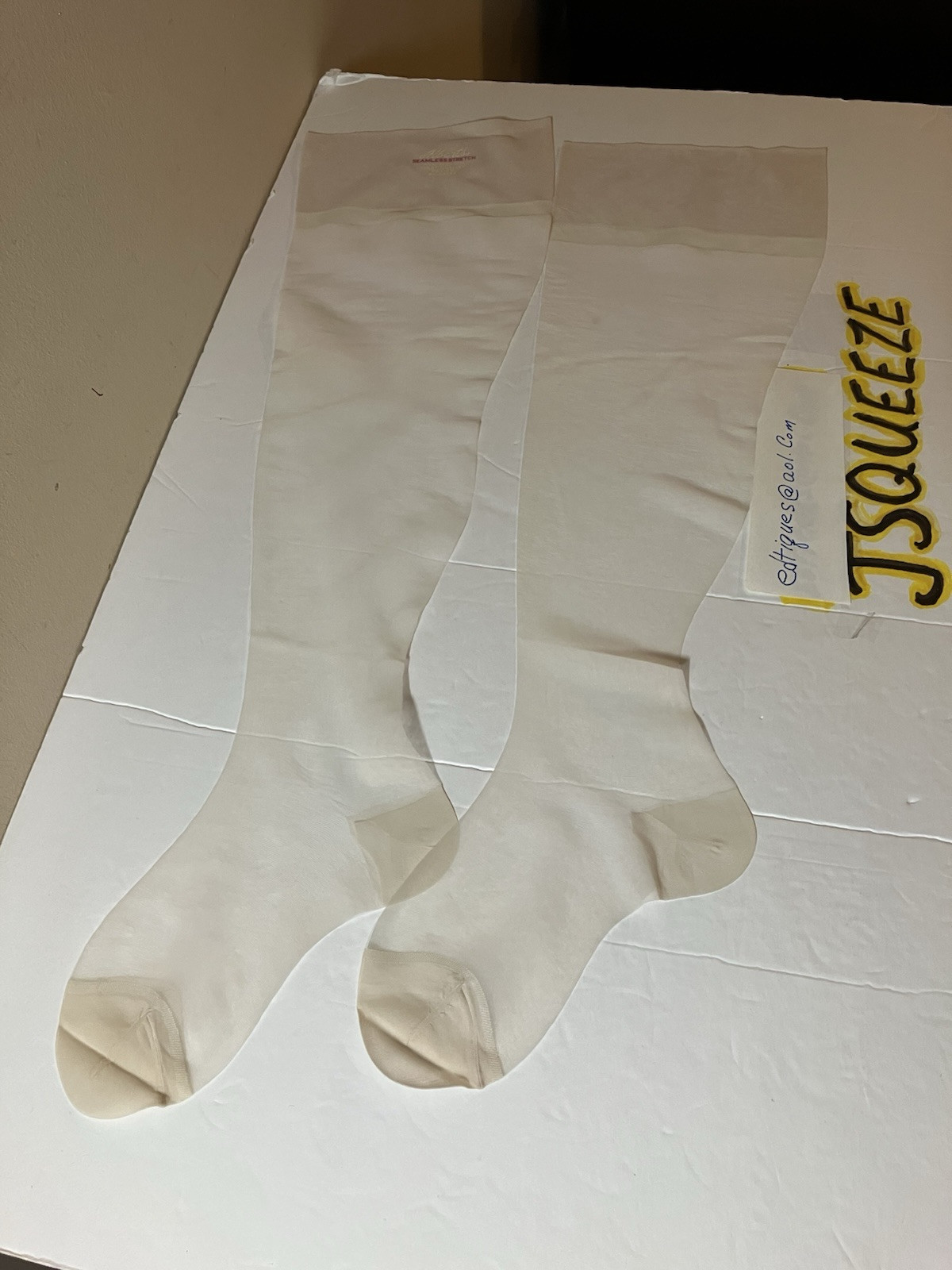 4 PAIRS PETITE VINTAGE HANES STRETCH SHEER RHT FLAT KNIT 15 DEN NYLON STOCKINGS