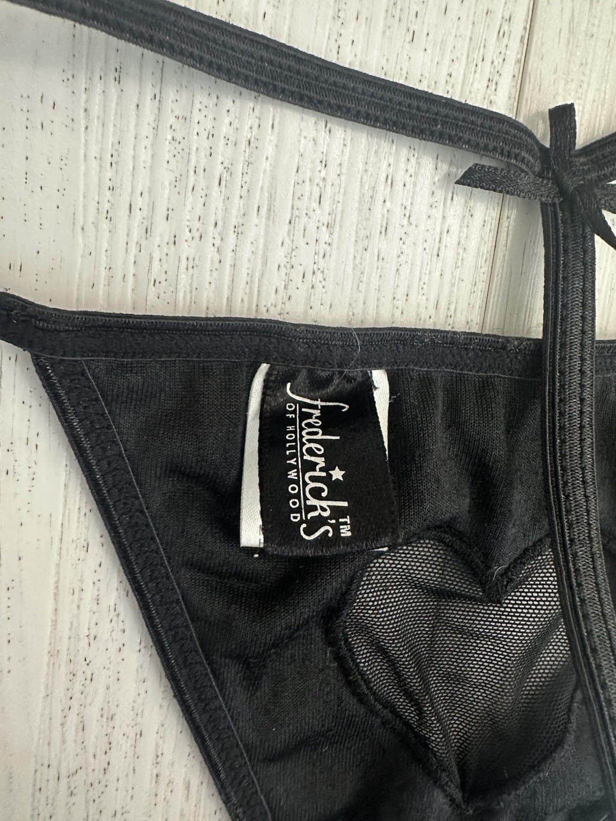 Vintage Frederick&rsquo;s of Hollywood V-String Thong Sz M Black Bow on Back Heart