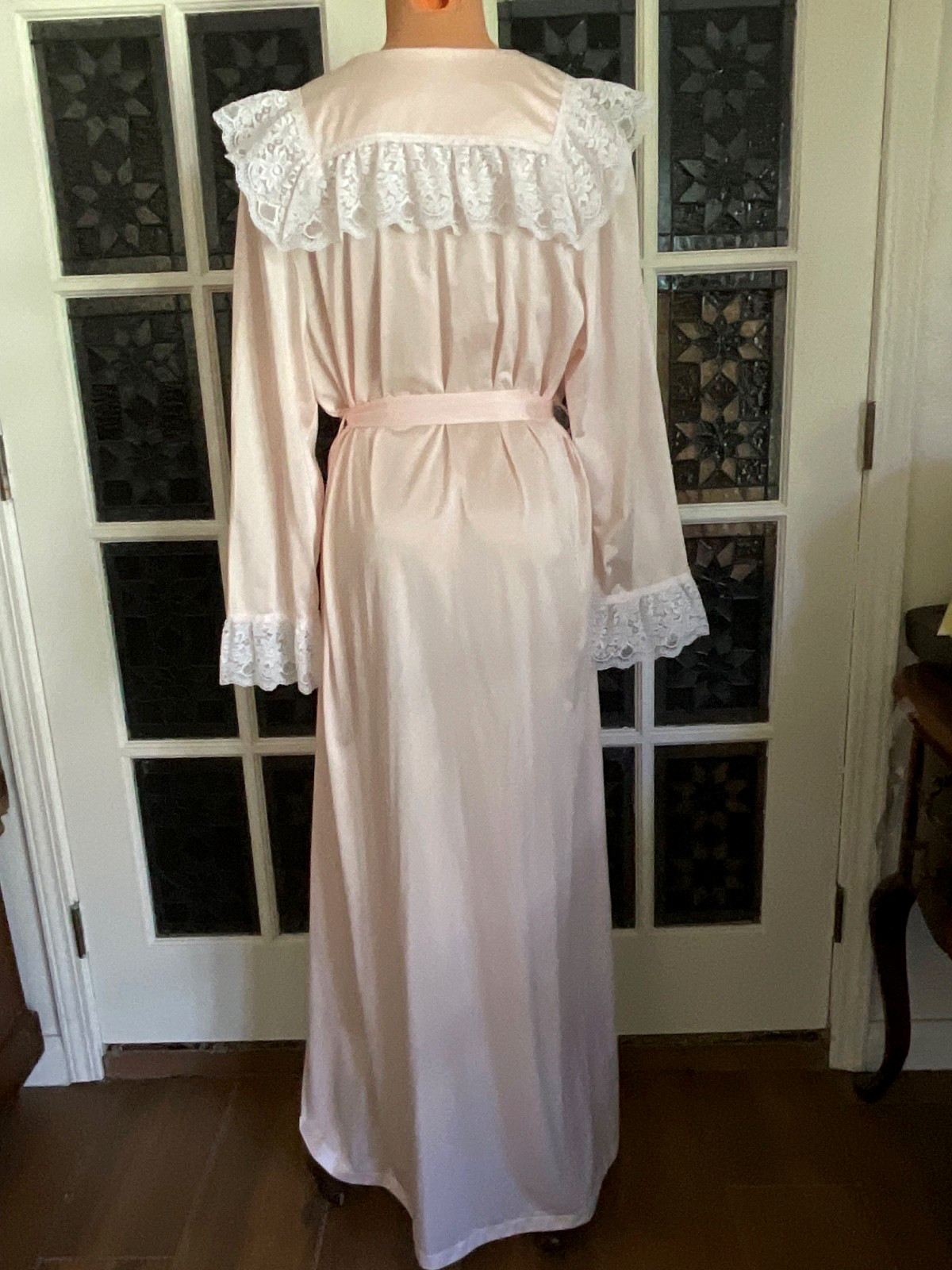 VTG Shadowline Dressing Gown Robe Soft Silky Pink White Lace Trim USA Size Large