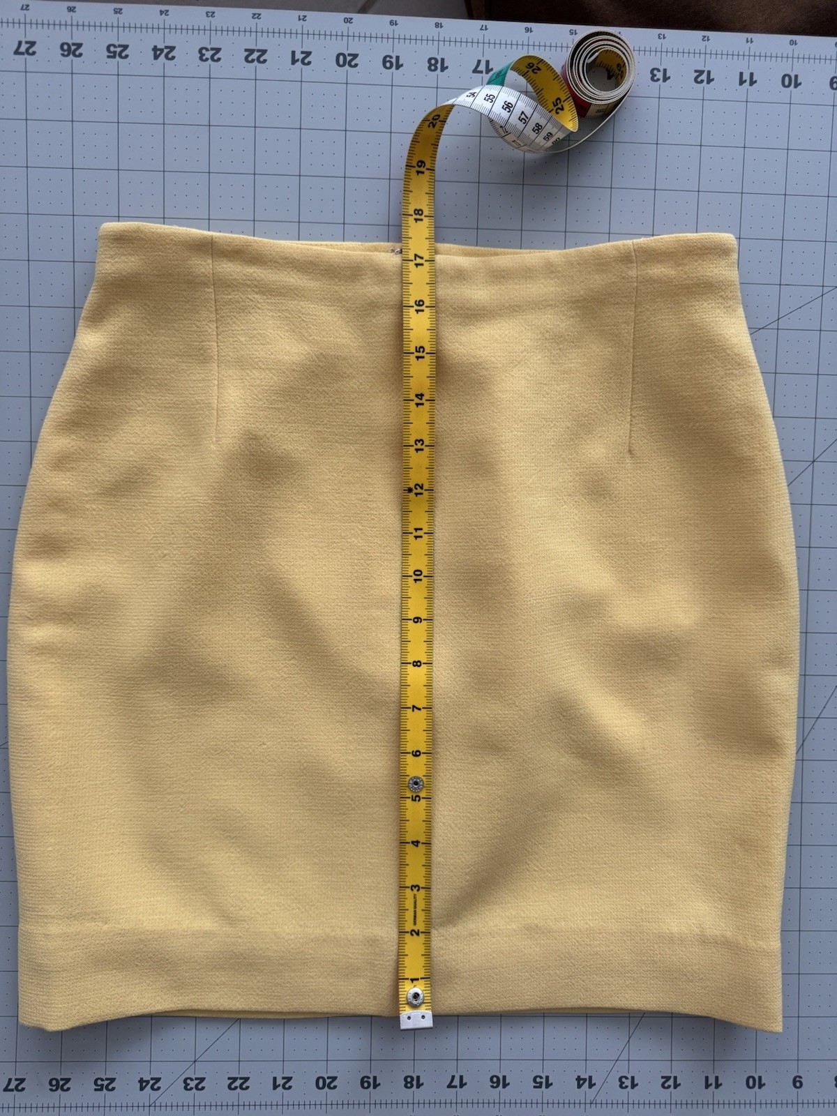 VTG Gianni Versace Couture Yellow Wool Pencil Skirt Size 42 / 8 Freshly DryCln’d