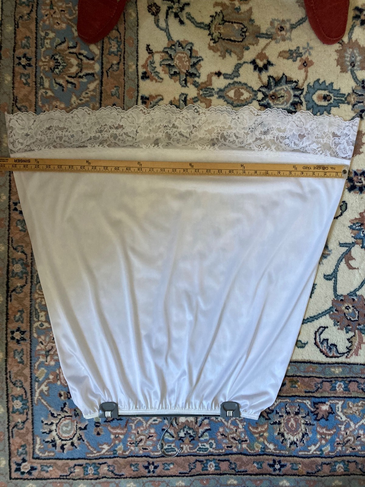 Preowned Vassarette Women&rsquo;s Full Figure White Nylon Half Slip Style 11805 2XL 28