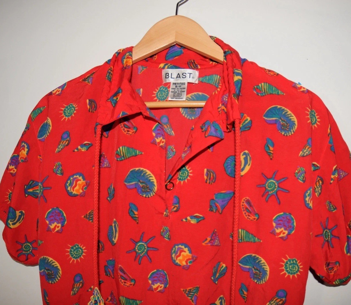 Vintage 80s Bold Seashell Embroidered Vacation Beach Polo Shirt Sz Small Kitschy