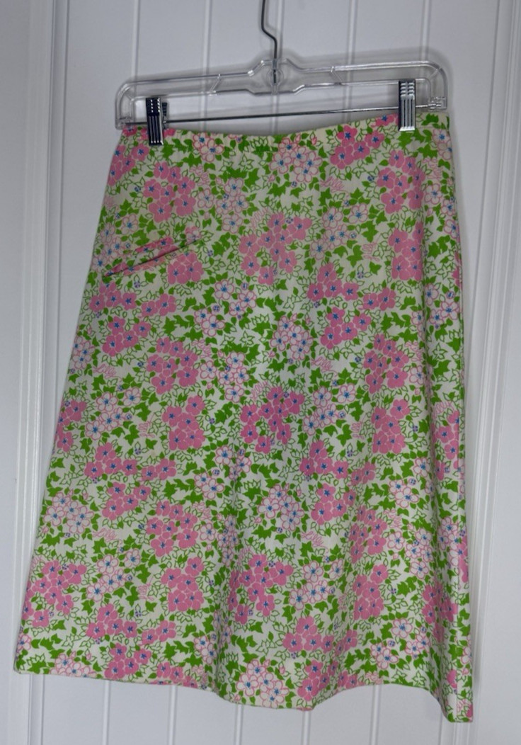 Vintage « The Lilly » Lilly Pulitzer White Skirt With Pink Flowers
