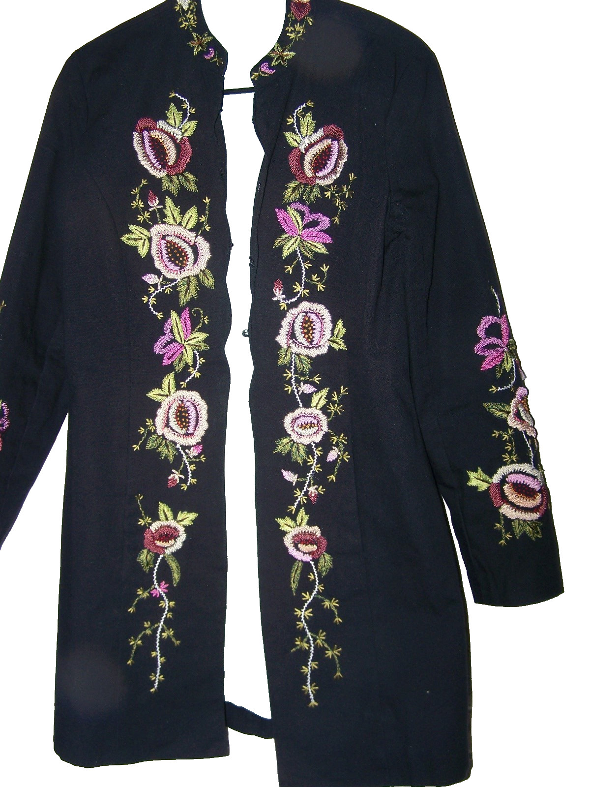VINTAGE NEWPORT NEWS BLACK COAT soft pastel embroidered flowers Lined Size 6