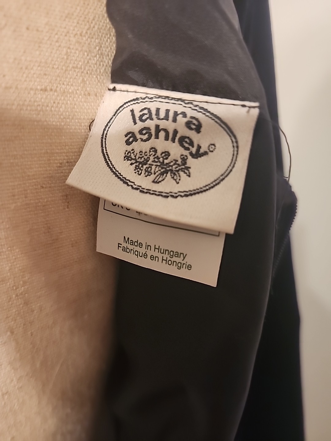 Vtg Laura Ashley Solid Black Velvet Victorian Sweetheart Neck Lined Dress Sz 4