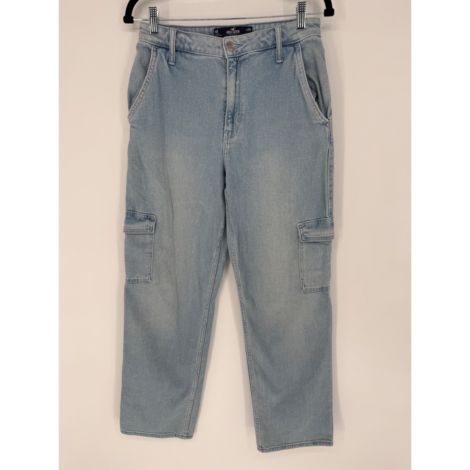 HOLLISTER ULTRA HIGH RISE DAD JEAN VINTAGE STRETCH CARGO POCKETS LIGHT WASH 28R