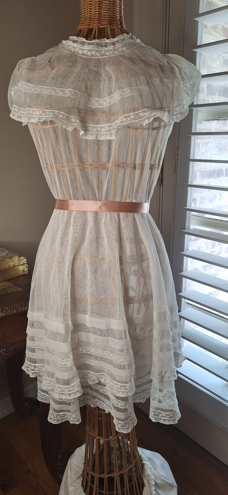 Vintage 1930s 1940s Beautiful Net and Lace Summer Dress Or Tea Dress