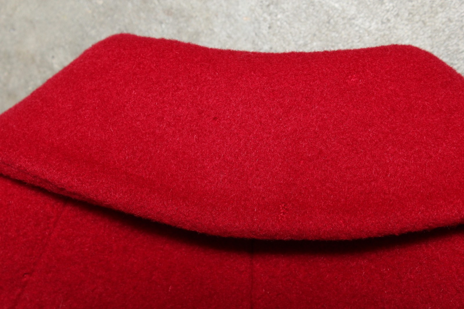 Vintage 60&rsquo;s USA Union-Made Ruby Red Shagmoor Wool Coat – M / L