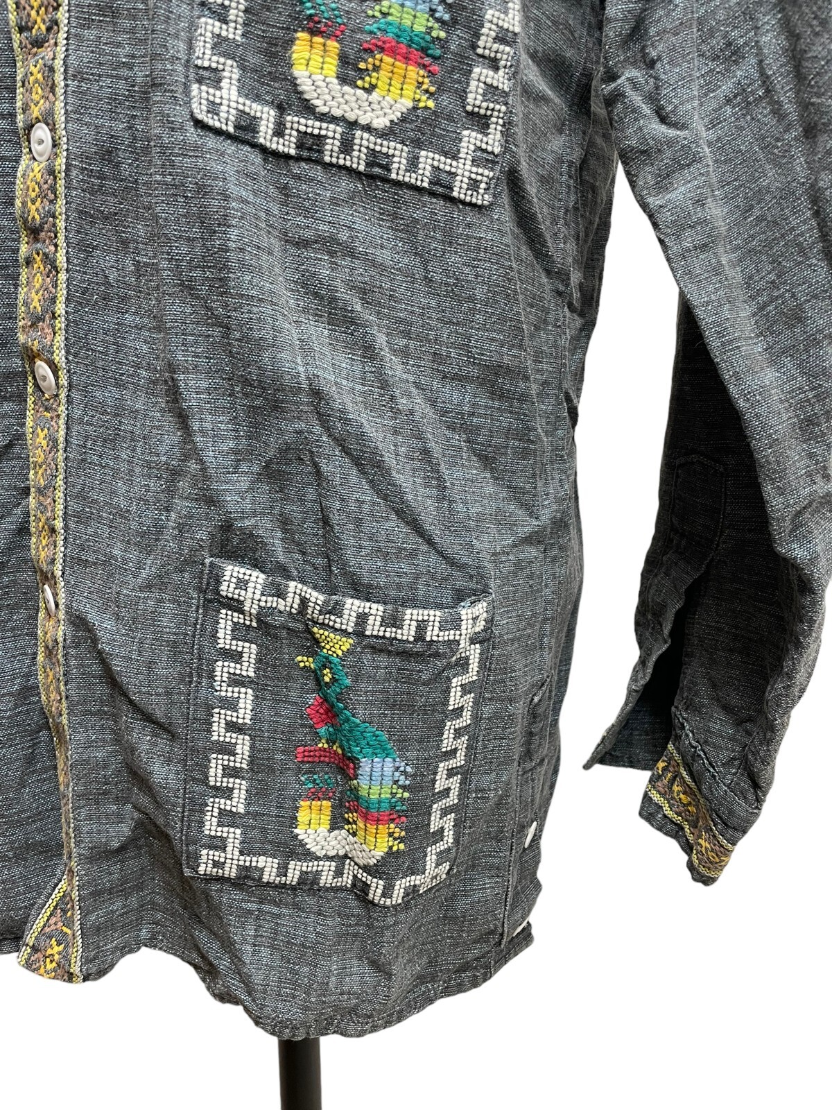 Vintage Chambray Denim Shirt Jacket Embroidered BIRDS Pockets Button Down