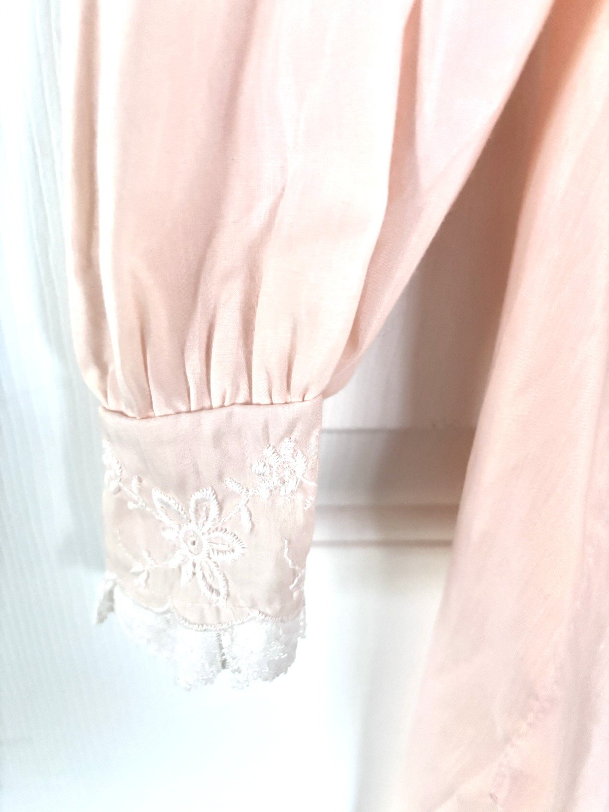 Vintage Barbizon Light Orange Peignoir Embroidery Lace Detail, Size MED – LG