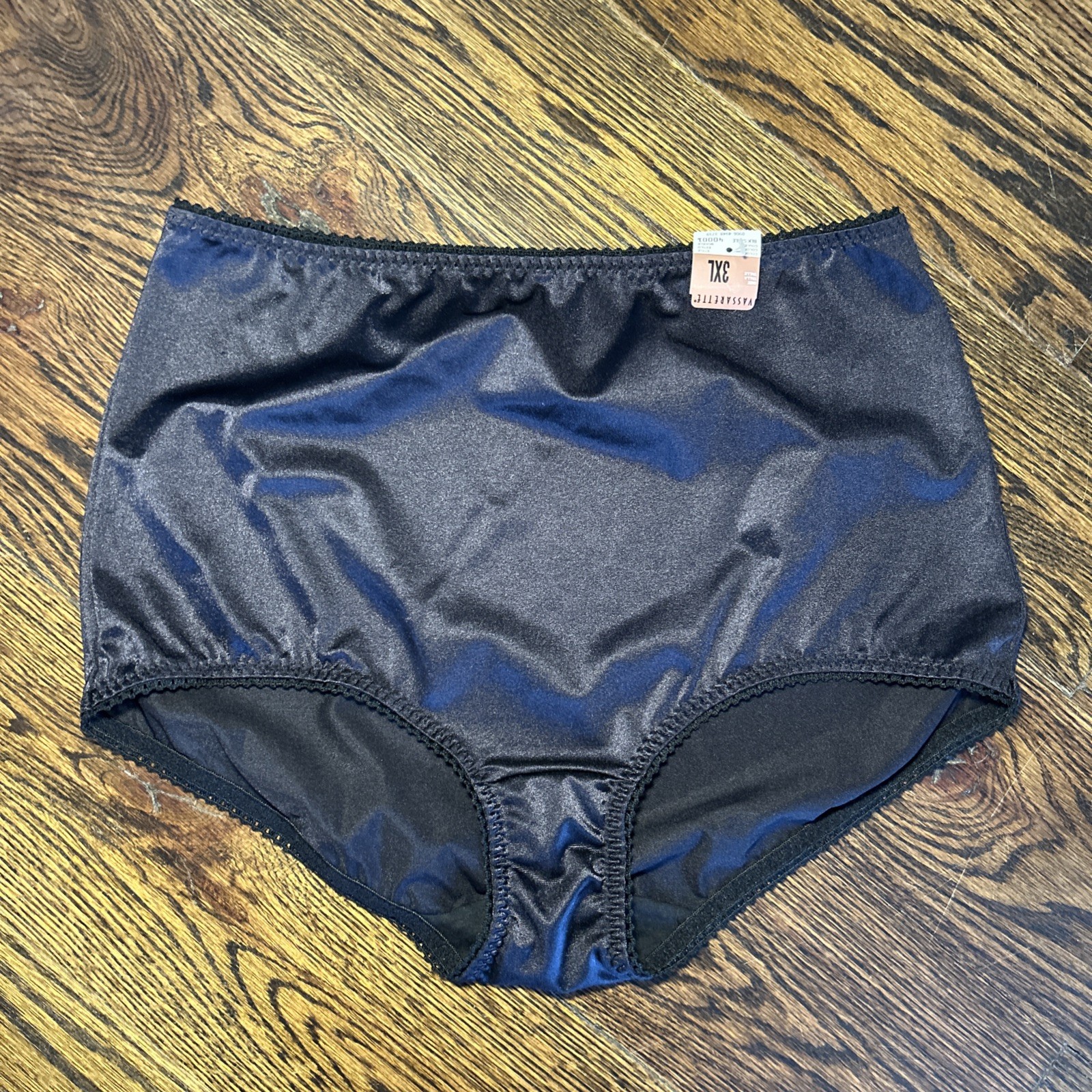 3X Vassarette Undershapers 40001 Light Control Briefs Panties Second Skin Satin