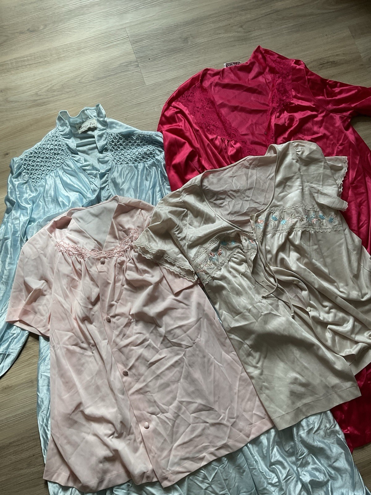 VTG Nylon Robe Lot 4 Vanity Fair Texsheen L Babydoll 36 Peignoir USA Embroidered
