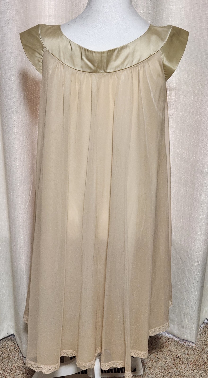VTG Chiffon Negligee Or Gown Fully Lined Beige W/ Lace No Tag Fits Like XL