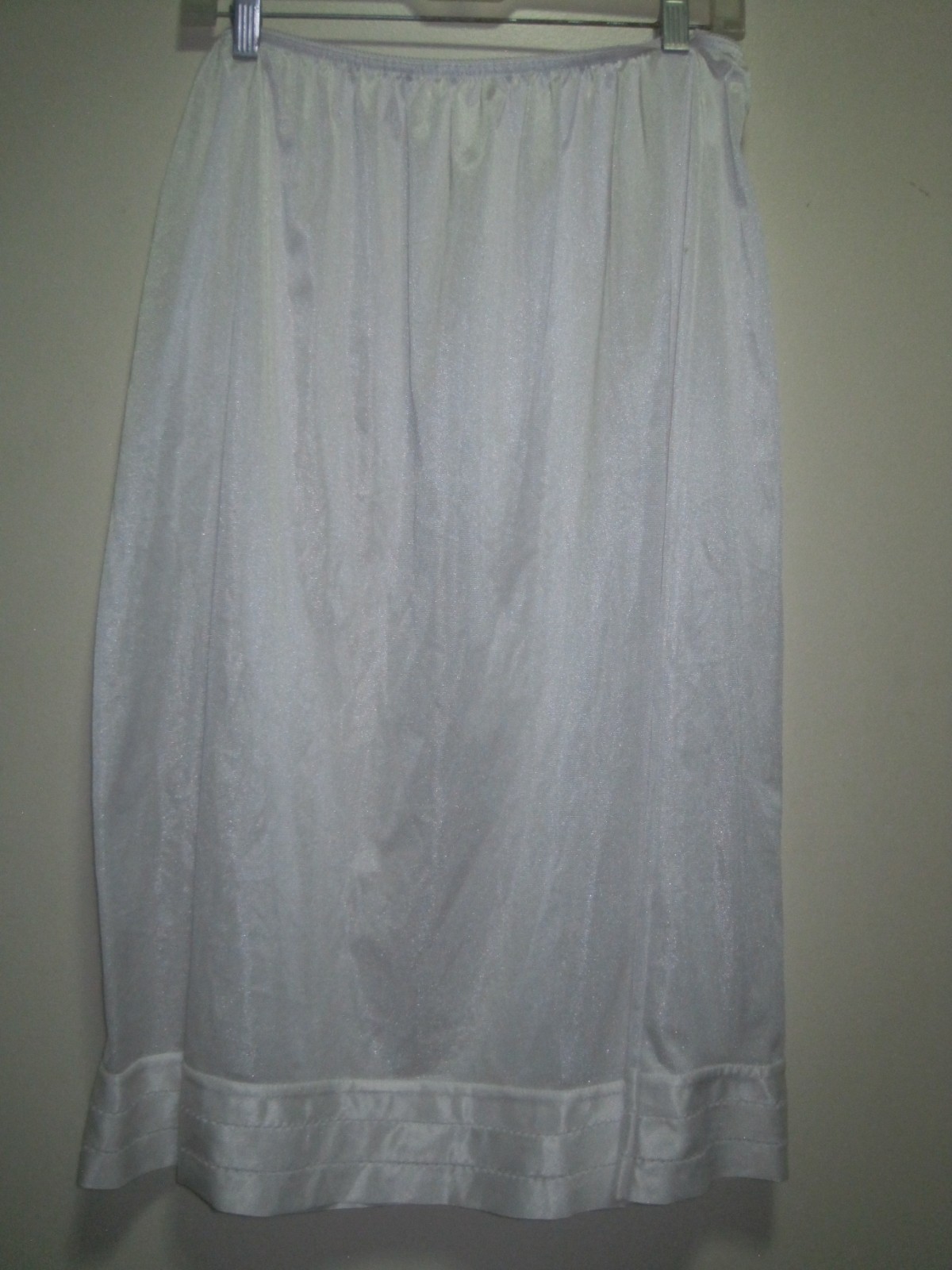 VTG WHITE NYLON LONG HALF SLIP SZ 26/28 MADE IN USA