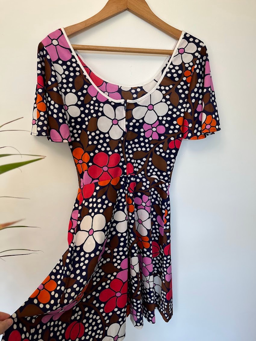 Vintage 1970s Groovy Floral Mini Dress Pop Art Mod Retro Warhol Print XS/S