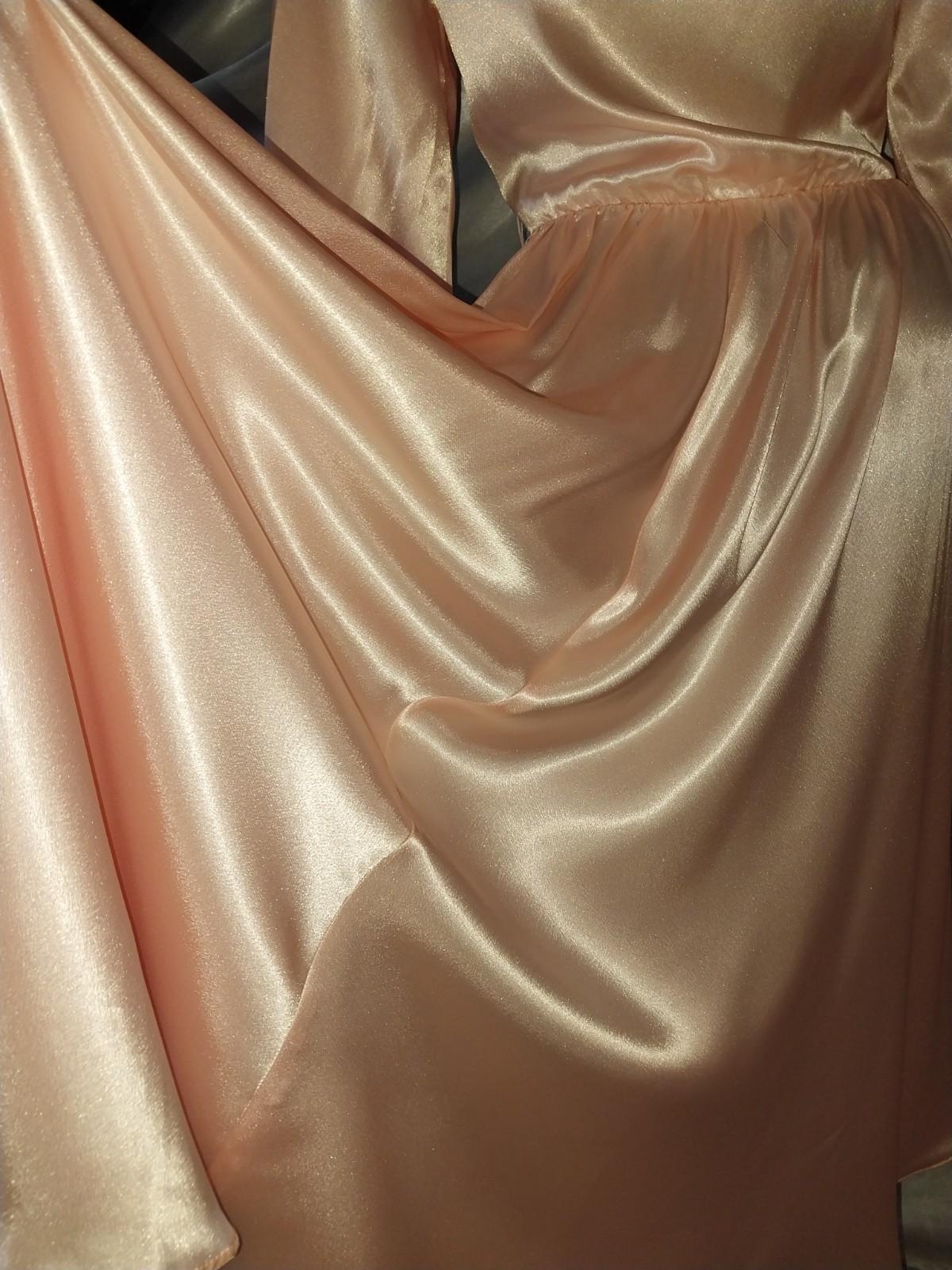Vtg SATIN IMPORTED PEACH PINK COWL CASCADE 350&Prime; GRAND SWEEP FLARE MAXI DRESS L42