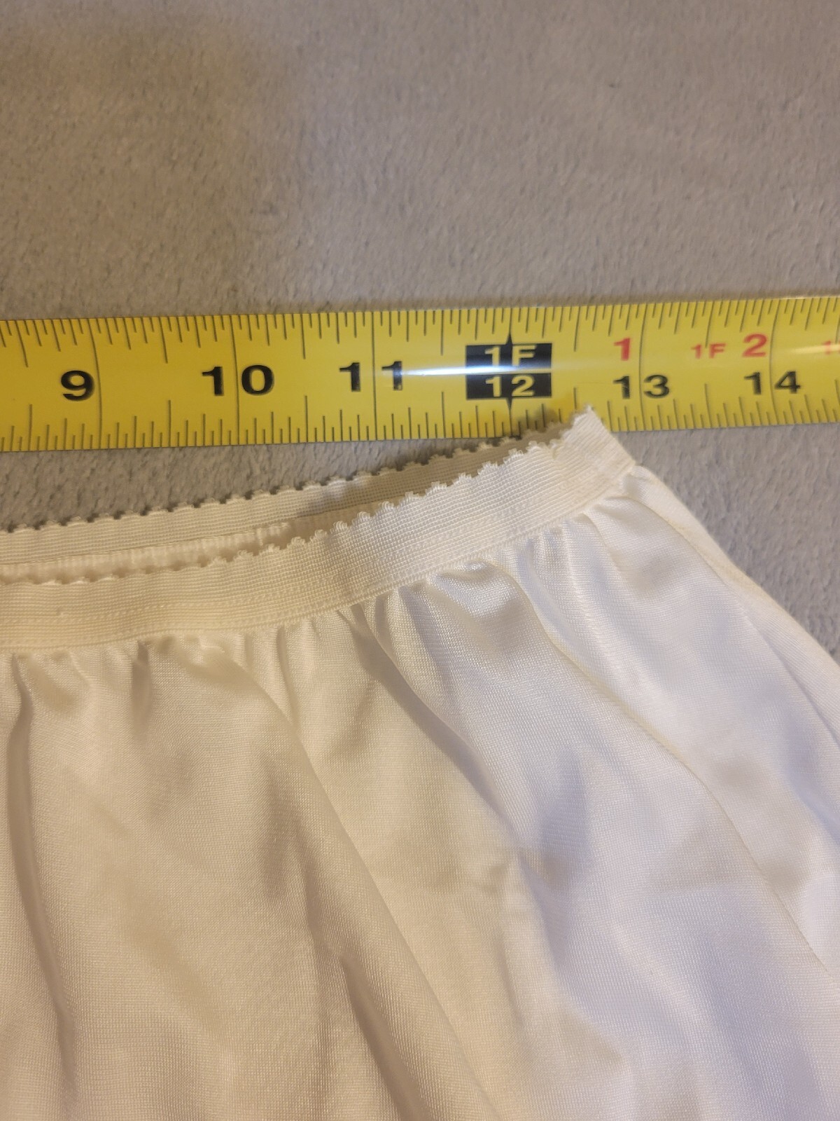 Vintage Shadow Line Off White Long Slip. Size Large. 29.5&Prime; Long