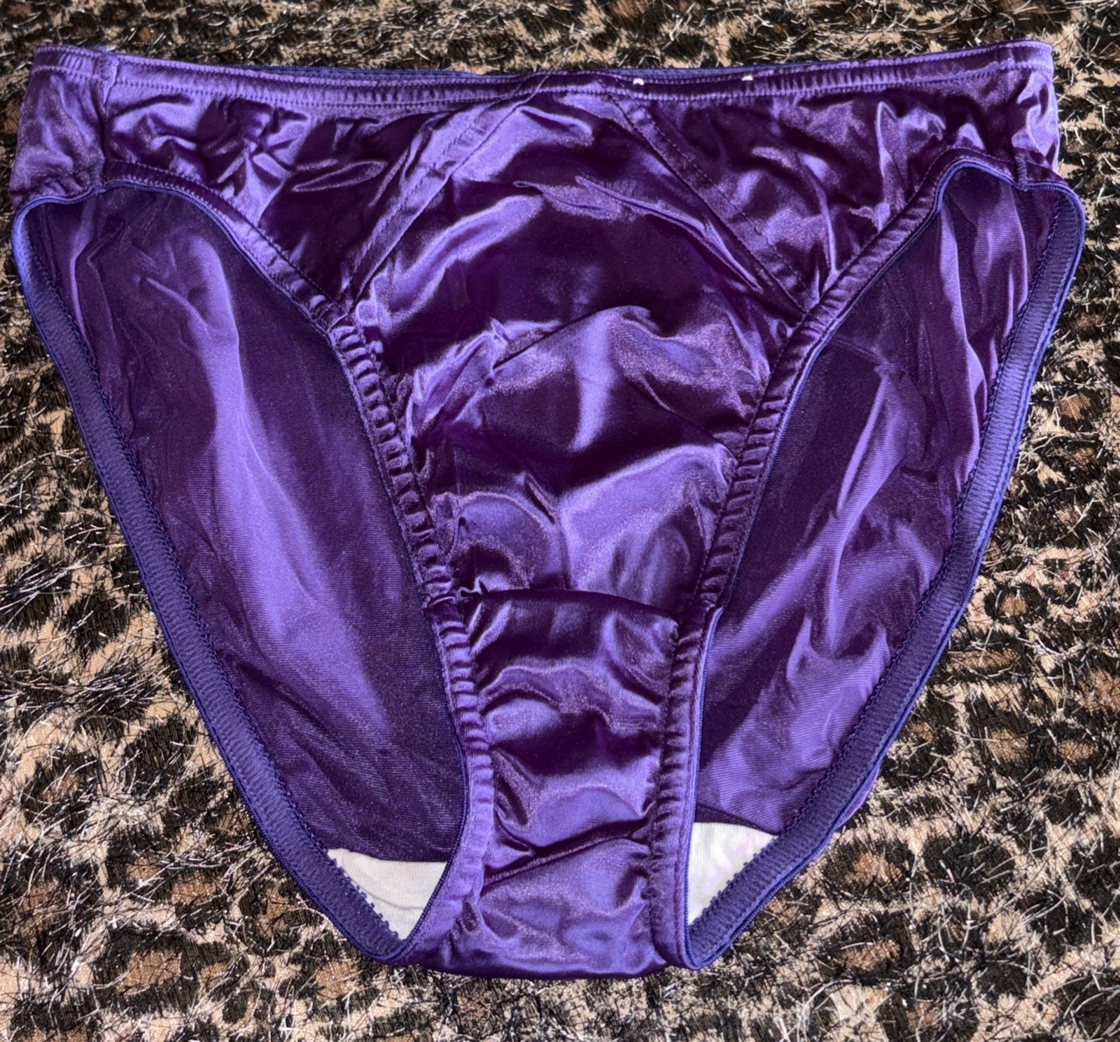 Warner’s Y2K Panties Second Skin Satin 6 M Hi-Cut Bikini Purple Underwear