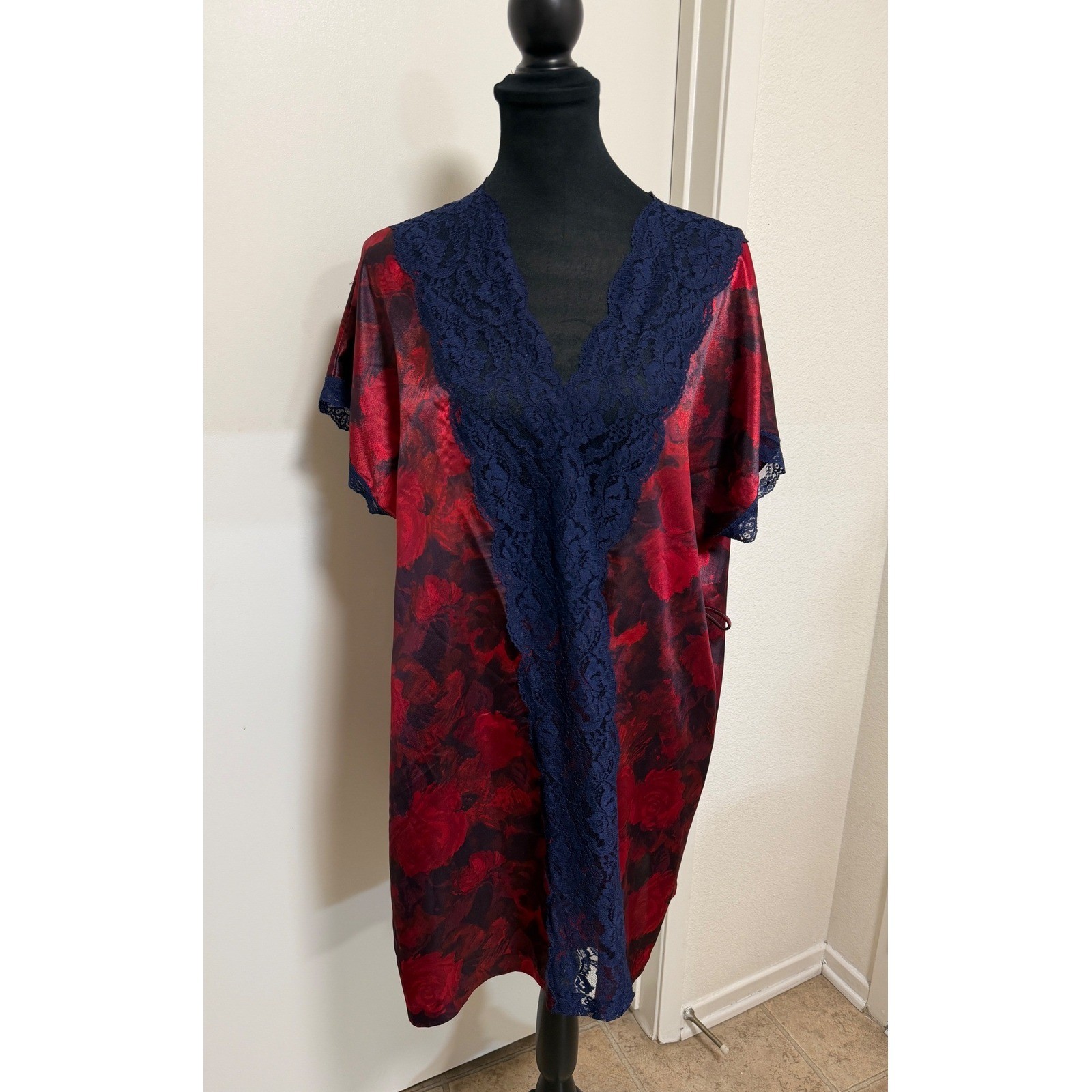 Vintage Vanity Fair Red Rose Floral Satin Lace Nightgown Made in USA Large
