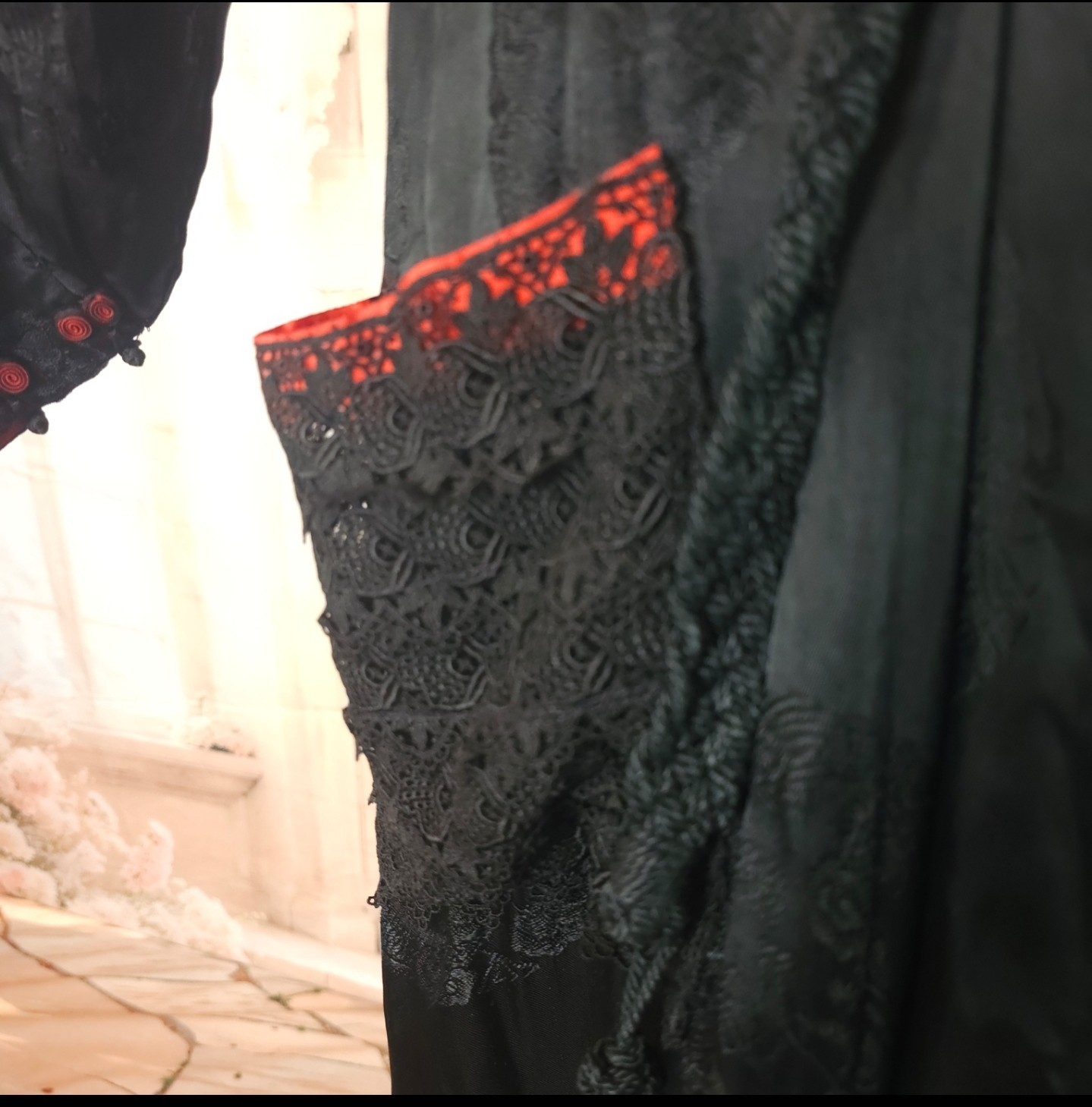 1940s 1950s Black Red Dragon Embroidered Chinese Robe Tie Waist Jacket Dress