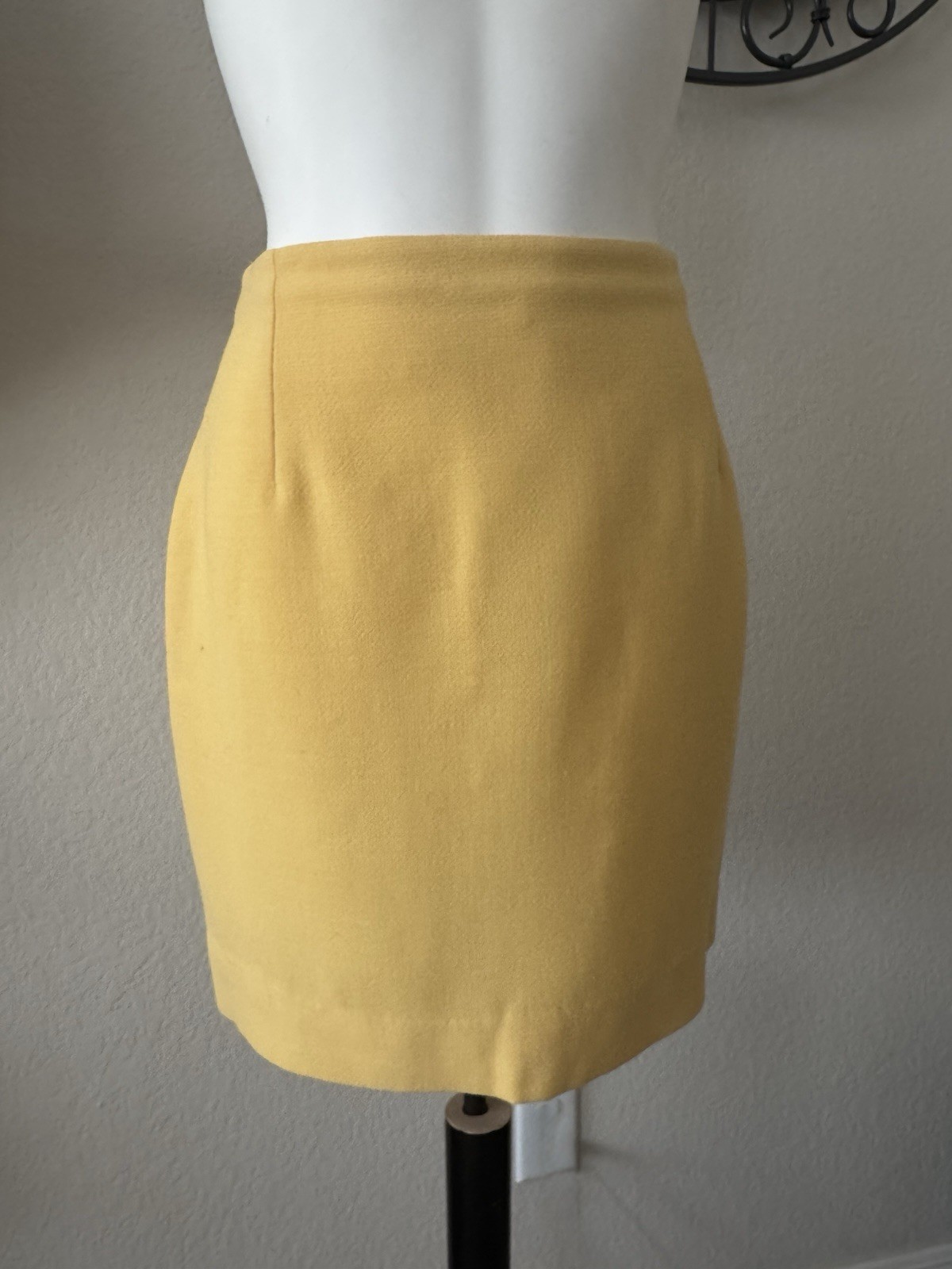 VTG Gianni Versace Couture Yellow Wool Pencil Skirt Size 42 / 8 Freshly DryCln’d